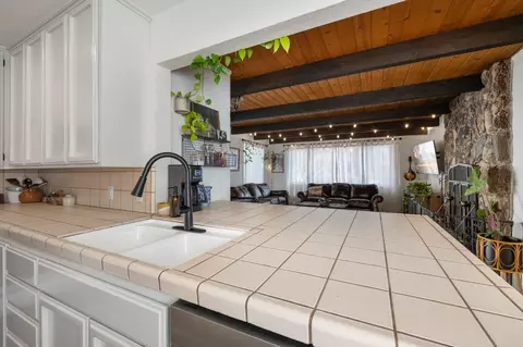 Kitchen - 20475 Eureka Dr, Sonora, CA 95370 photo 2 of 2