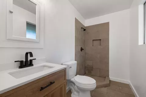 Bath - 20475 Eureka Dr, Sonora, CA 95370 photo 2 of 2