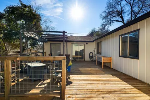 Exterior - 20475 Eureka Dr, Sonora, CA 95370 photo 4 of 9