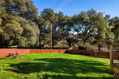 Exterior - 20475 Eureka Dr, Sonora, CA 95370 photo 3 of 9