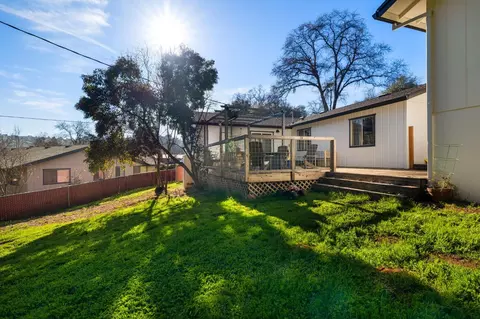 Exterior - 20475 Eureka Dr, Sonora, CA 95370 photo 5 of 9
