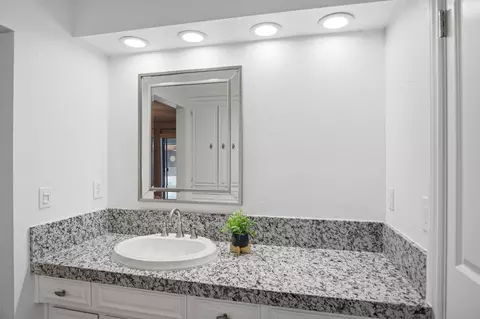 Bath - 10401 Golf Link Rd, Turlock, CA 95380 photo 3 of 10