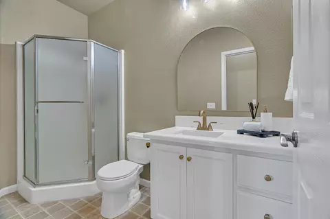 Bath - 3704 Havenhurst Ct, Modesto, CA 95355 photo 1 of 4