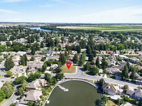 7701 E Shore Dr, Sacramento, CA 95831 photo 10