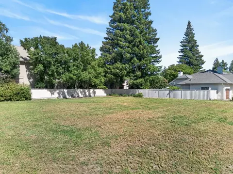 7701 E Shore Dr, Sacramento, CA 95831 photo 13