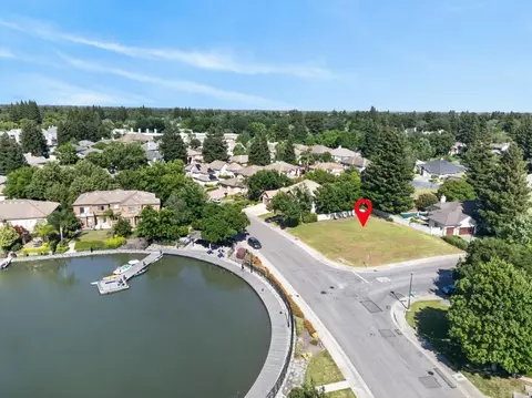 7701 E Shore Dr, Sacramento, CA 95831 photo 12