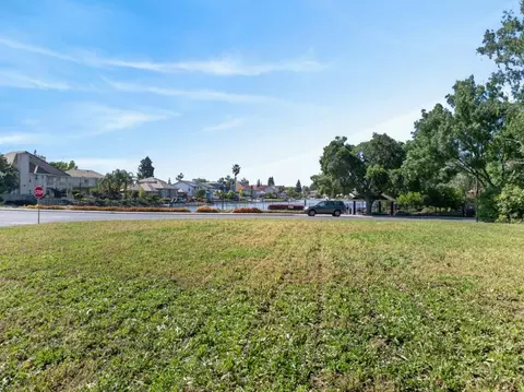 7701 E Shore Dr, Sacramento, CA 95831 photo 15