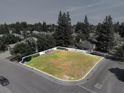 7701 E Shore Dr, Sacramento, CA 95831 photo 2