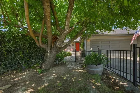 Exterior - 71 Bryson Dr, Sutter Creek, CA 95685 photo 7 of 12