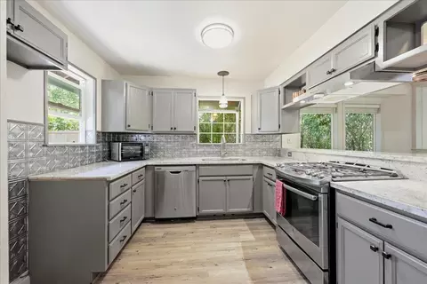 Kitchen - 71 Bryson Dr, Sutter Creek, CA 95685 photo 3 of 4