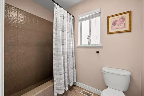 Bath - 3889 Rustic Rd, Cameron Park, CA 95682 photo 4 of 5