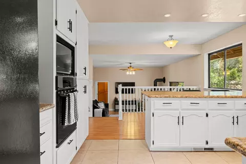 Kitchen - 3889 Rustic Rd, Cameron Park, CA 95682 photo 4 of 6