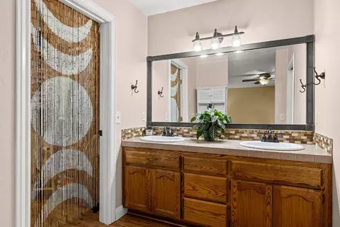 Bath - 3889 Rustic Rd, Cameron Park, CA 95682 photo 1 of 5