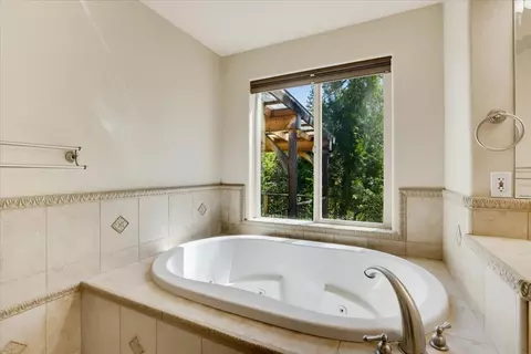 Bath - 665 Gladycon Rd, Colfax, CA 95713 photo 3 of 5