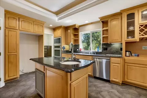 Kitchen - 665 Gladycon Rd, Colfax, CA 95713 photo 4 of 5