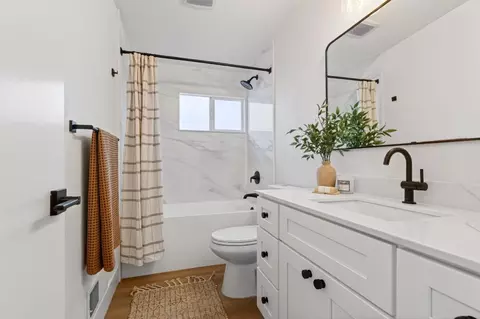 Bath - 1400 Orange Ln, Davis, CA 95616 photo 2 of 4