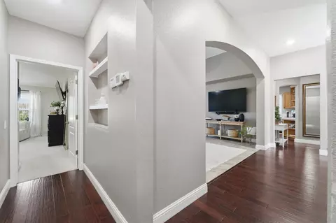 Entry Way - 2220 Ellison Dr, Modesto, CA 95355 photo 5 of 9