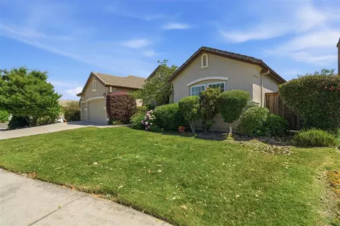 Exterior - 4129 Poppleton Way, Carmichael, CA 95608 photo 2 of 7