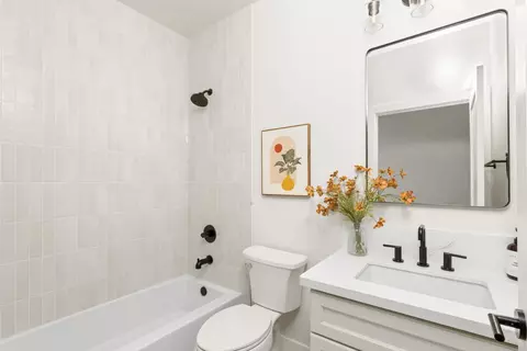 Bath - 376 Cuckoo Ct, Applegate, CA 95703 photo 2 of 6