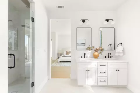 Bath - 376 Cuckoo Ct, Applegate, CA 95703 photo 6 of 6