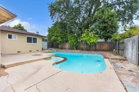 Exterior - 5274 Heritage Dr, Carmichael, CA 95608 photo 2 of 4
