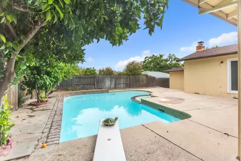 Exterior - 5274 Heritage Dr, Carmichael, CA 95608 photo 4 of 4