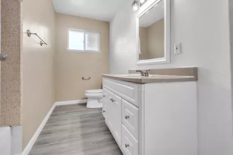 Bath - 5274 Heritage Dr, Carmichael, CA 95608 photo 1 of 3