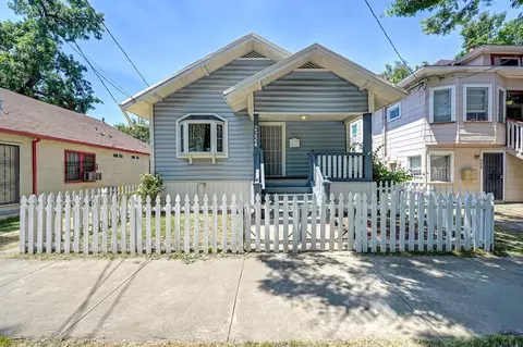 2224 17th St, Sacramento, CA 95818