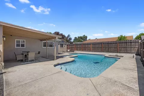 Exterior - 1744 Darwin Ct, Ceres, CA 95307 photo 4 of 9