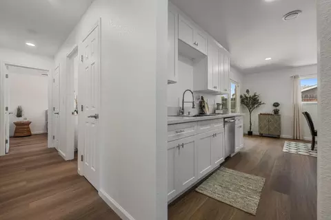 Entry Way - 1744 Darwin Ct, Ceres, CA 95307 photo 5 of 10