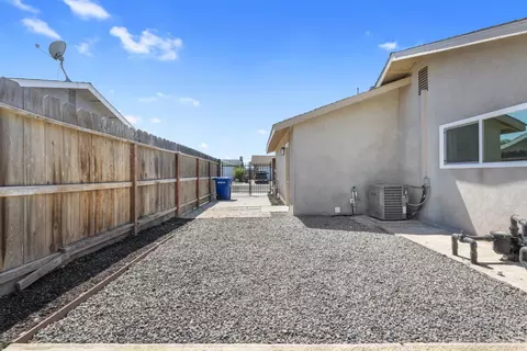 Exterior - 1744 Darwin Ct, Ceres, CA 95307 photo 7 of 9