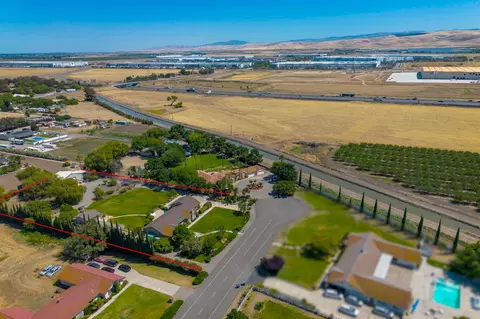View/Area - 23472 Los Ranchos Dr, Tracy, CA 95304 photo 3 of 9