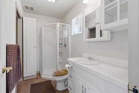 Bath - 23472 Los Ranchos Dr, Tracy, CA 95304 photo 2 of 5