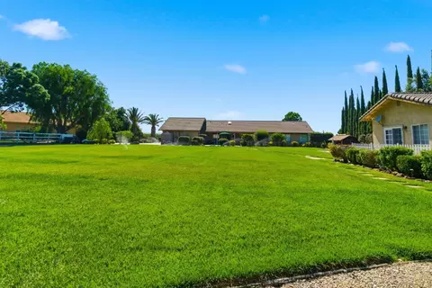 Exterior - 23472 Los Ranchos Dr, Tracy, CA 95304 photo 6 of 10