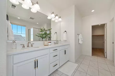 Bath - 356 River St, Lincoln, CA 95648 photo 1 of 5