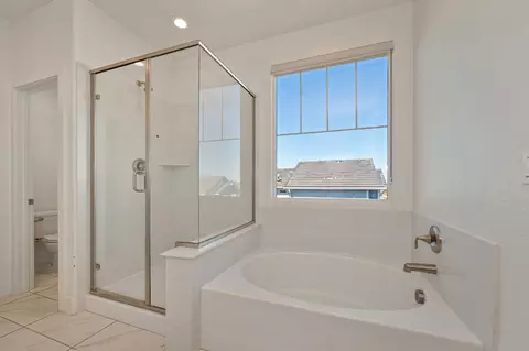 Bath - 356 River St, Lincoln, CA 95648 photo 2 of 5