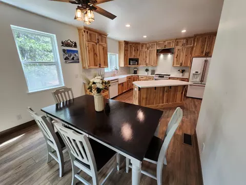 Kitchen - 79 Silver Tip Dr, Bear Valley, CA 95223 photo 2 of 2