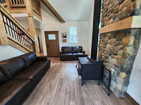 Living - 79 Silver Tip Dr, Bear Valley, CA 95223 photo 3 of 3