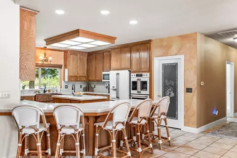 Kitchen - 9885 E Louise, Manteca, CA 95336 photo 1 of 10