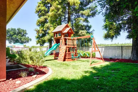 Exterior - 9885 E Louise, Manteca, CA 95336 photo 17 of 31