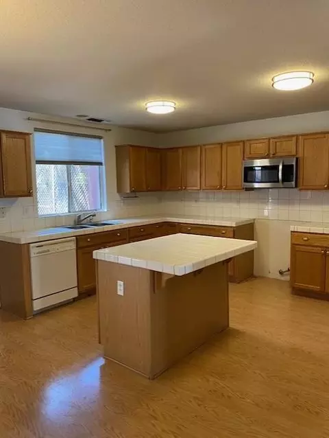 Kitchen - 1212 Shearwater Dr, Patterson, CA 95363 photo 1 of 1