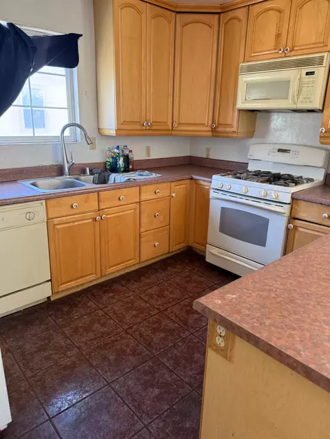 Kitchen - 301 B St, Isleton, CA 95641 photo 1 of 2