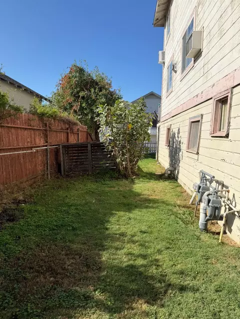 Exterior - 301 B St, Isleton, CA 95641 photo 5 of 9