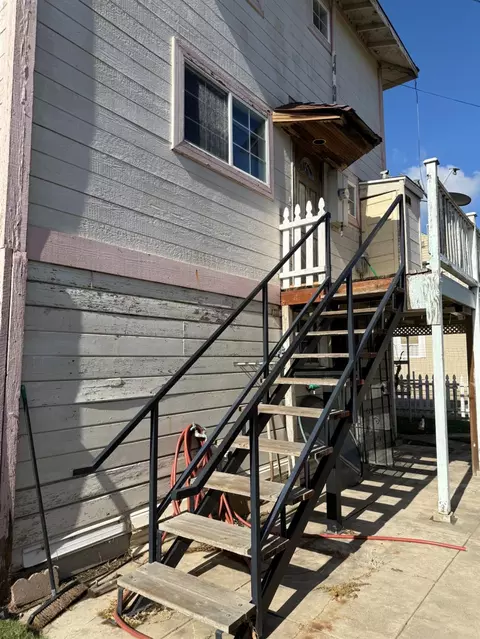 Exterior - 301 B St, Isleton, CA 95641 photo 6 of 9