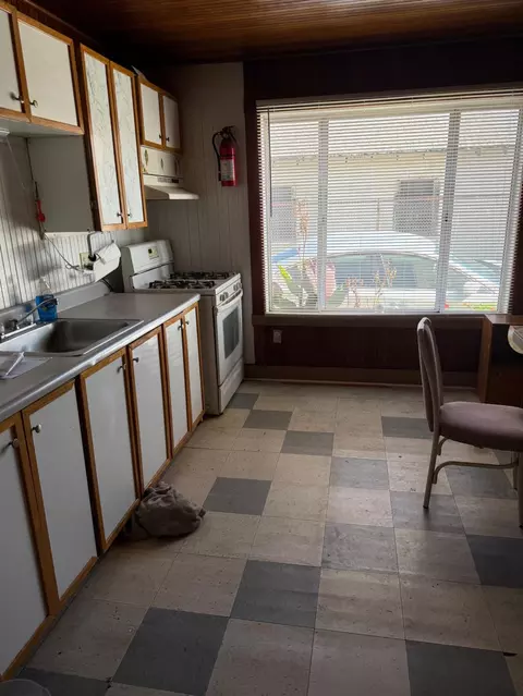 Kitchen - 301 B St, Isleton, CA 95641 photo 2 of 2
