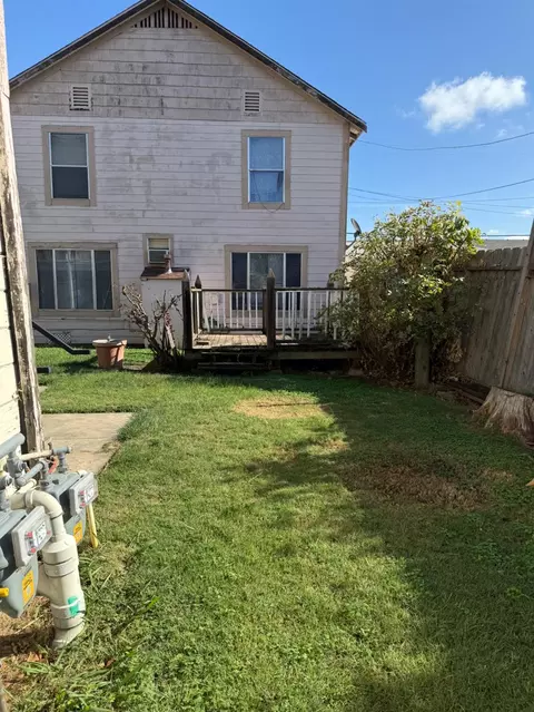 Exterior - 301 B St, Isleton, CA 95641 photo 7 of 9