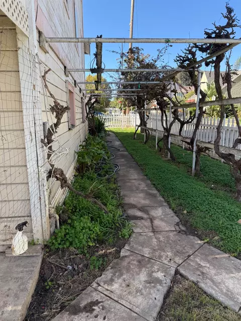 Exterior - 301 B St, Isleton, CA 95641 photo 8 of 9