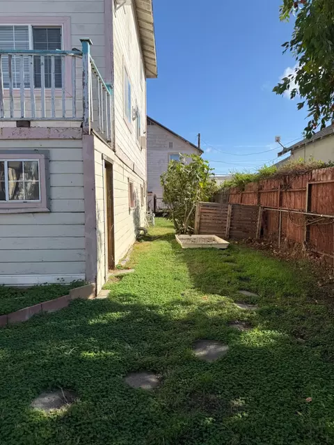 Exterior - 301 B St, Isleton, CA 95641 photo 3 of 9