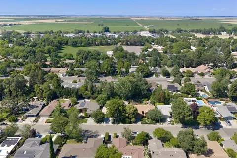 View/Area - 5135 El Cemonte Ave, Davis, CA 95618 photo 1 of 15