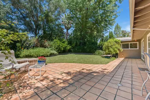 Exterior - 5135 El Cemonte Ave, Davis, CA 95618 photo 8 of 9